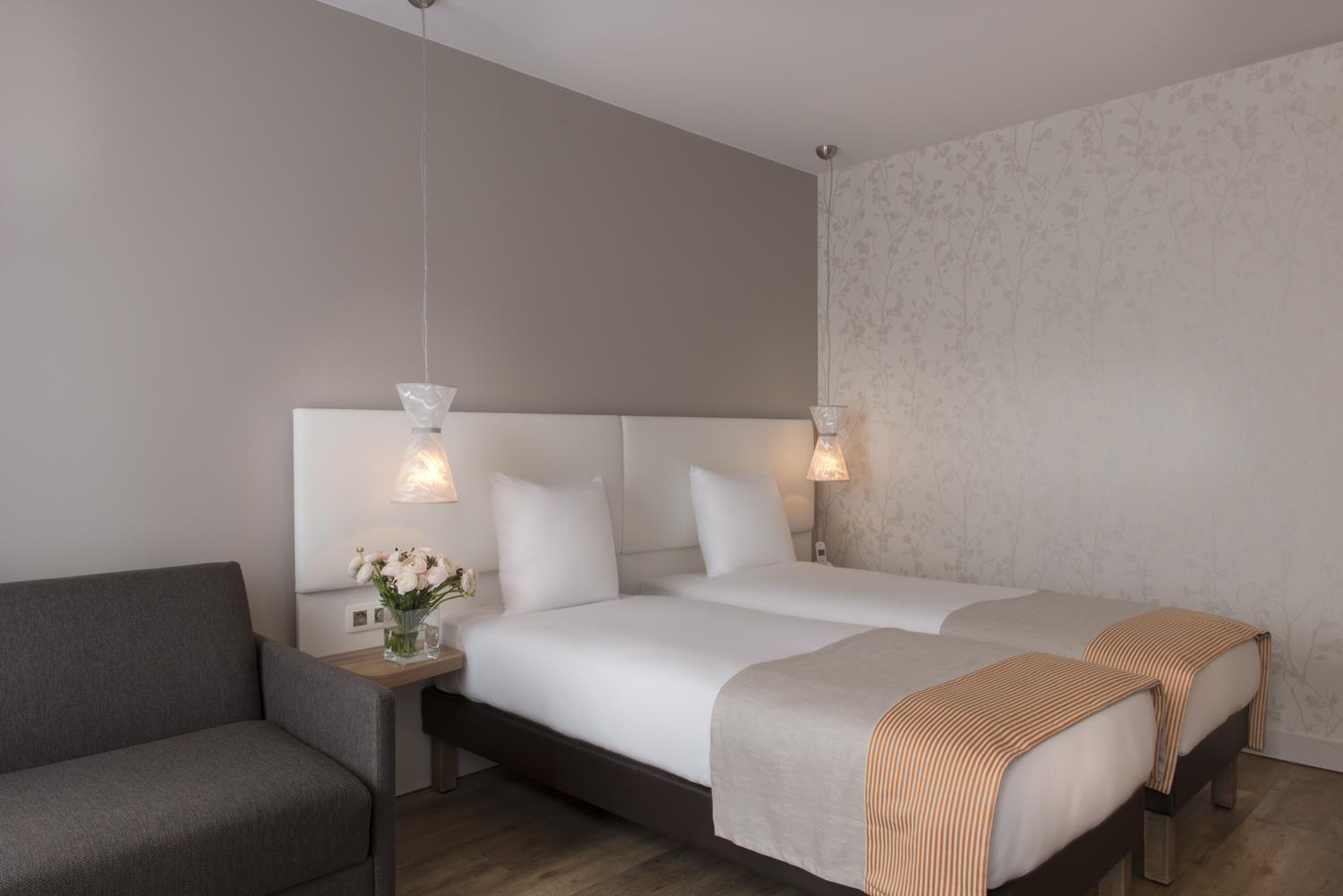 Magenta 38 By Happyculture